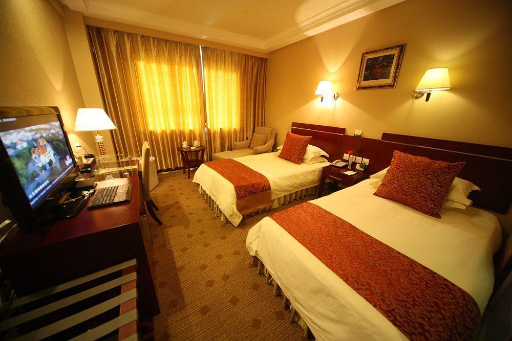 Overseas Chinese International Hotel Κινκντάο Εξωτερικό φωτογραφία
