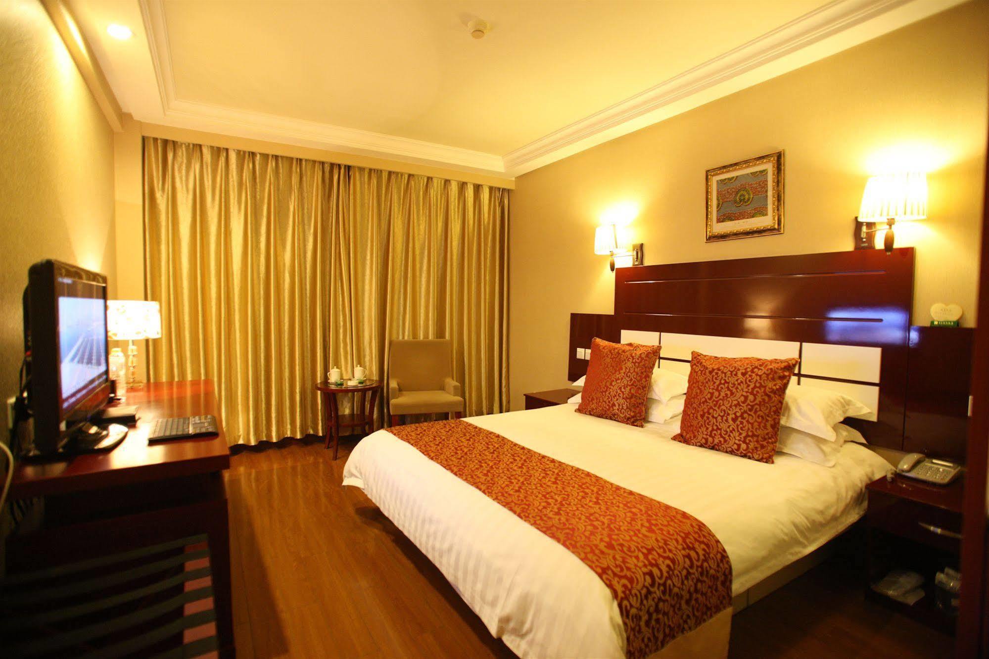 Overseas Chinese International Hotel Κινκντάο Εξωτερικό φωτογραφία