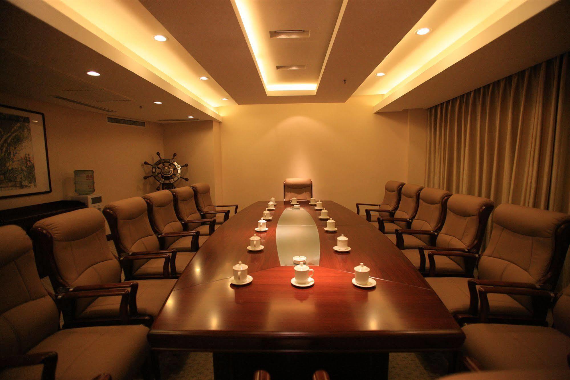 Overseas Chinese International Hotel Κινκντάο Εξωτερικό φωτογραφία