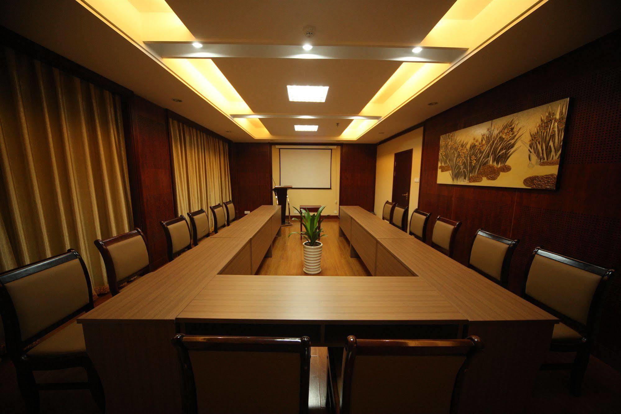 Overseas Chinese International Hotel Κινκντάο Εξωτερικό φωτογραφία