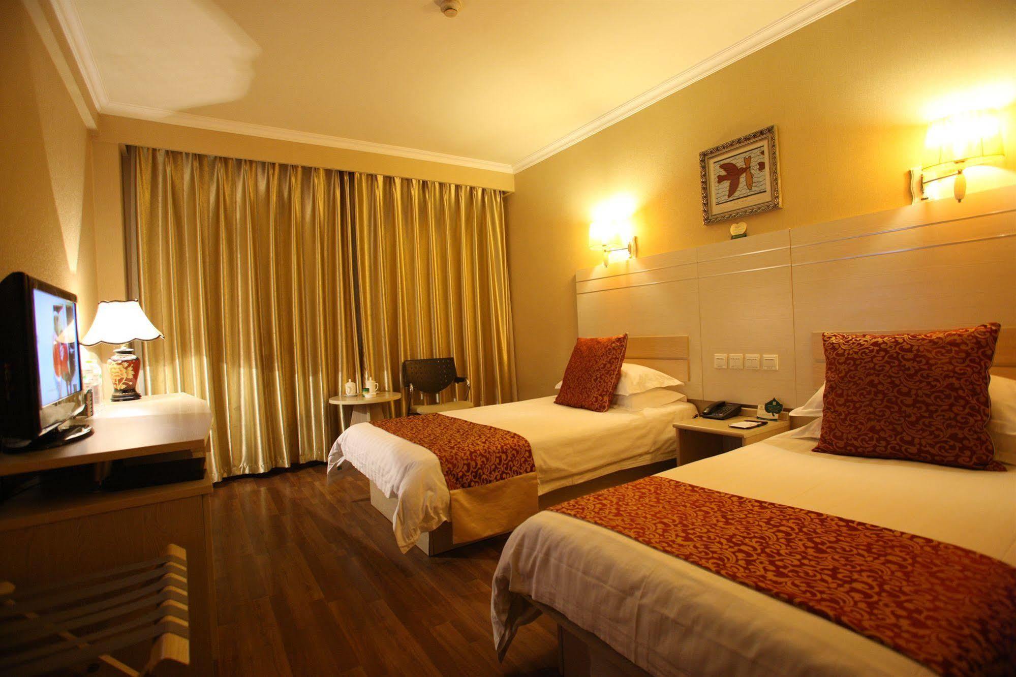 Overseas Chinese International Hotel Κινκντάο Εξωτερικό φωτογραφία