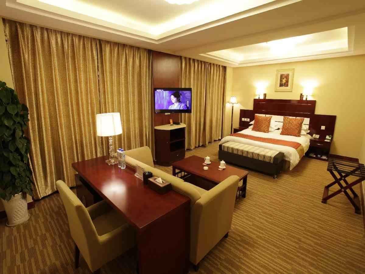 Overseas Chinese International Hotel Κινκντάο Εξωτερικό φωτογραφία